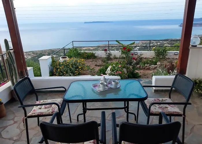 Roussa\'S View Apartments