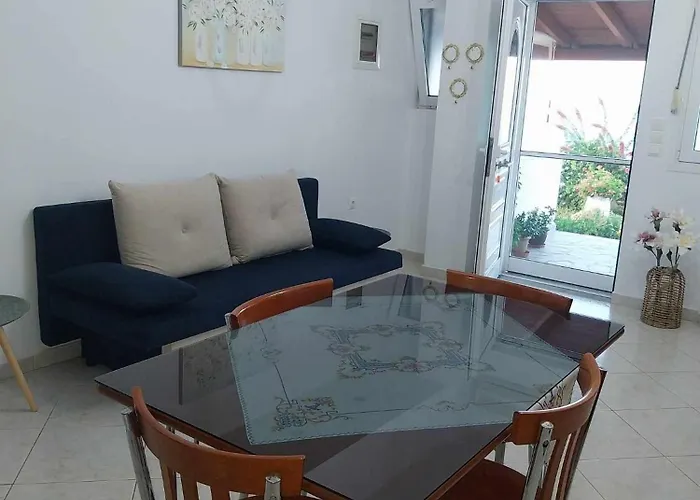 Roussa\'S View Apartments