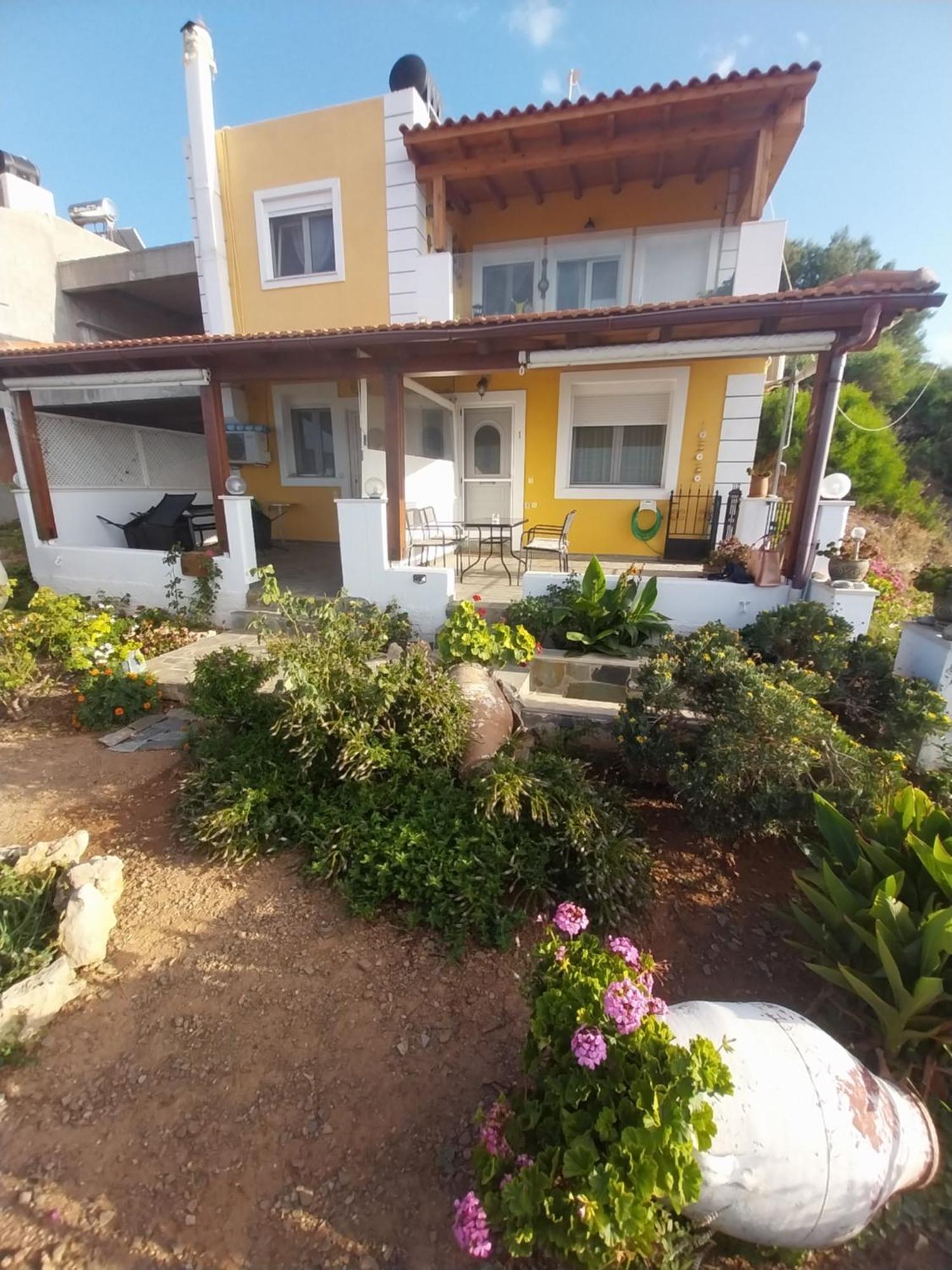 Roussa's View Apartment